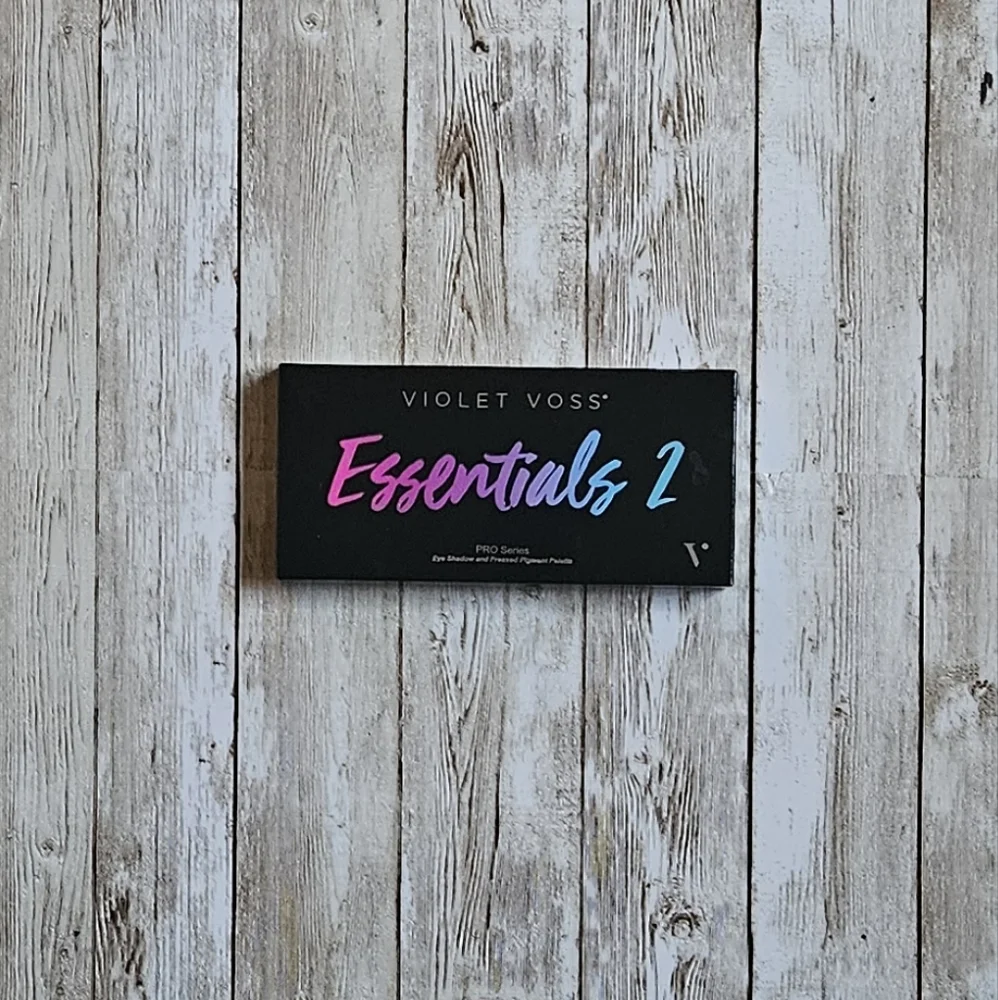 NIB Violet Voss Essentials 2 Eyeshadow Palette